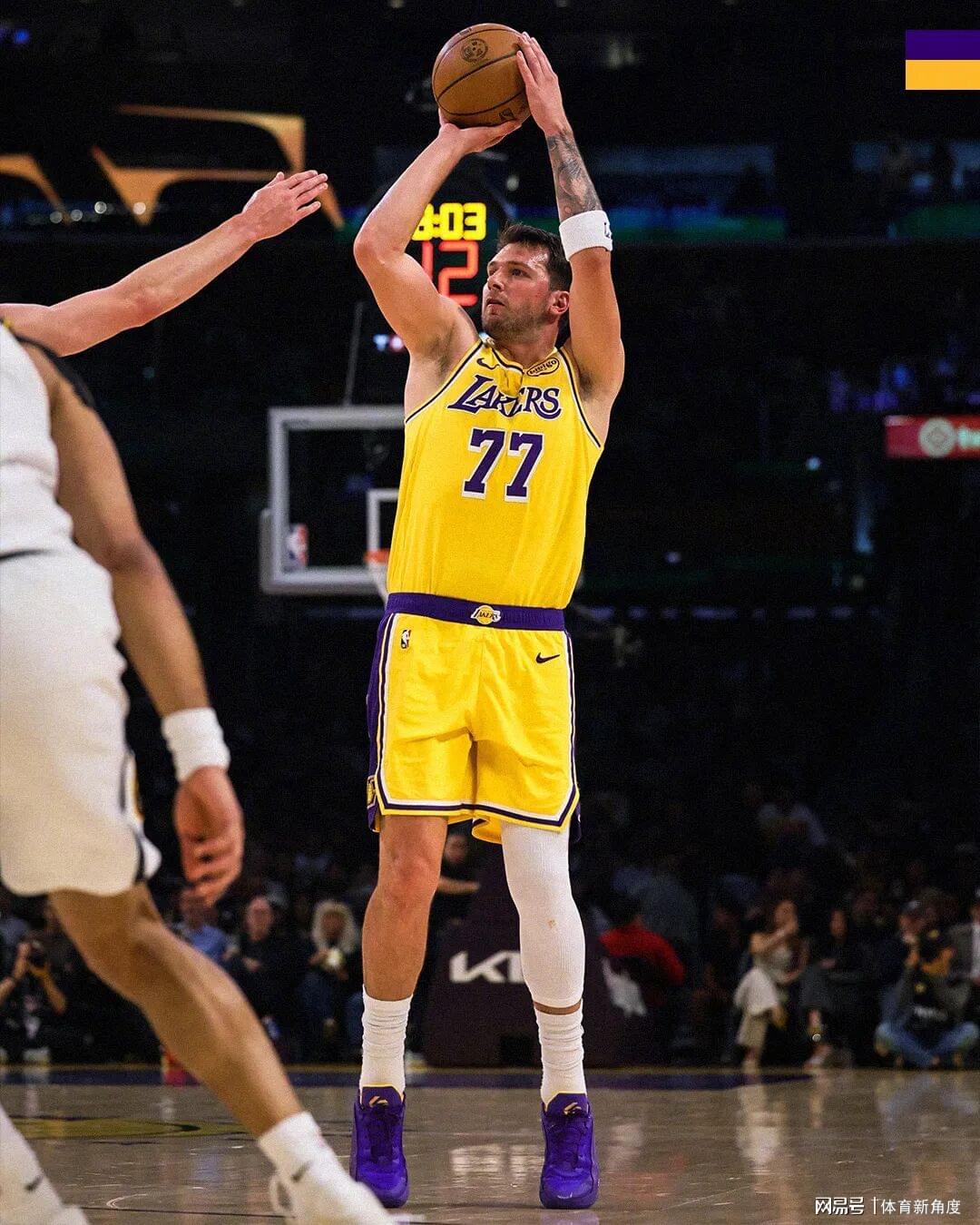 kaiyun-卧槽!鱼跃救球+罚球扳平+加时绝杀,三巨头“完美一战”不真实!